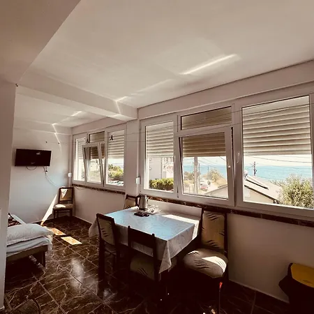 Guest house Romeo 2 Mai
